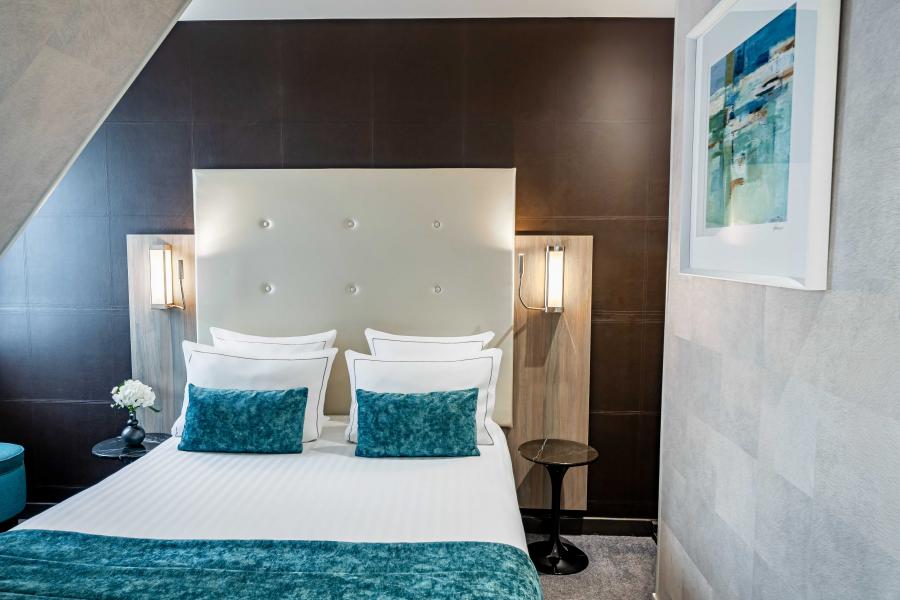 De La Paix Eiffel Tower - Classic Room under the roof