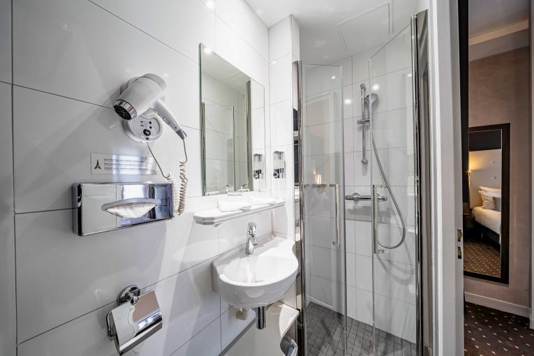 Hôtel De La Paix - Adjoining rooms: classic & classic