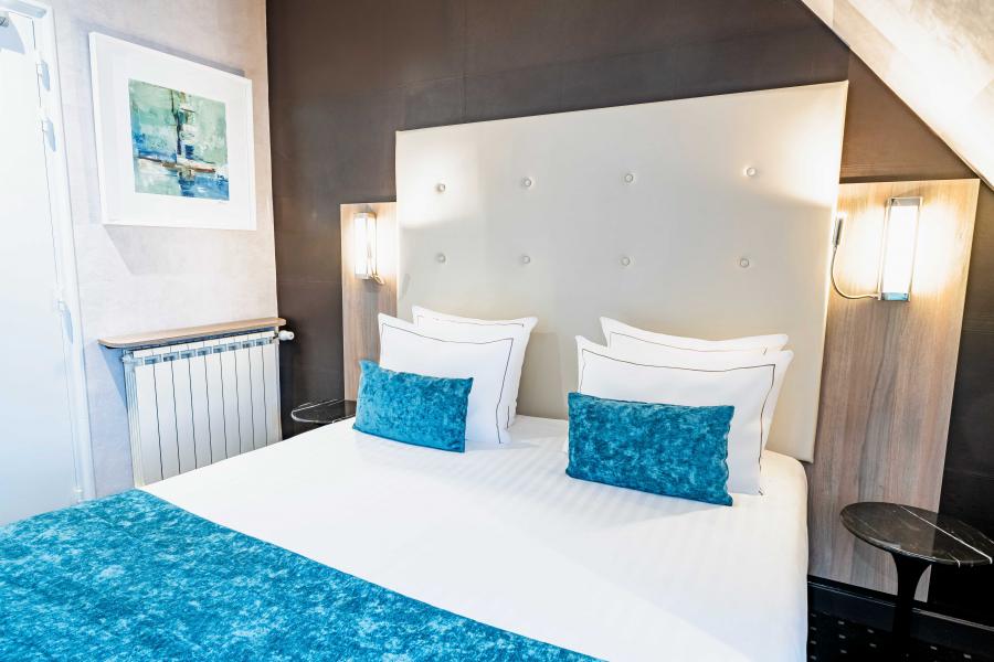 Hôtel De La Paix - Chambre Supérieure sous les toits de Paris